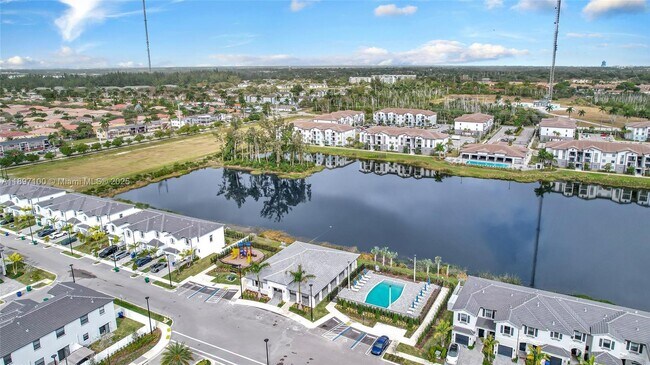 Building Photo - 20492 NW 4th Ave