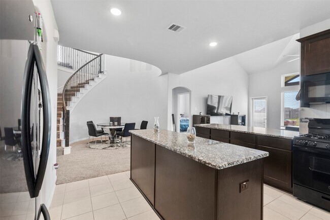 Building Photo - 2405 Bayrose Dr