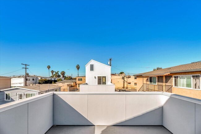 Building Photo - 4048 Cherokee Ave