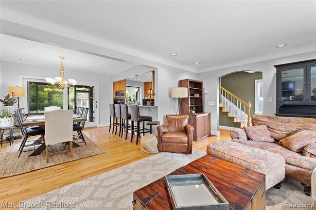 Building Photo - 758 Chester St