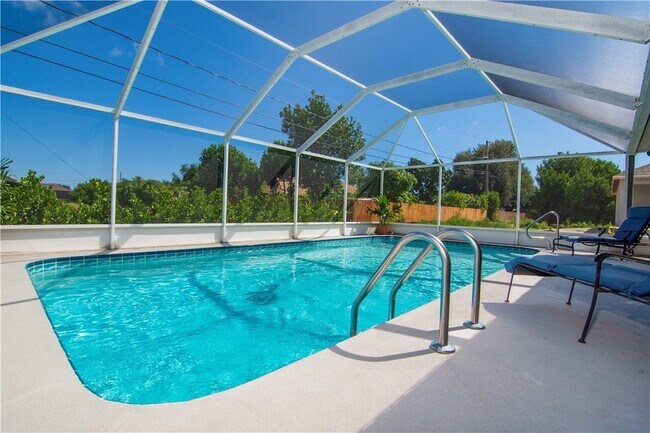 Building Photo - 110 Duban St