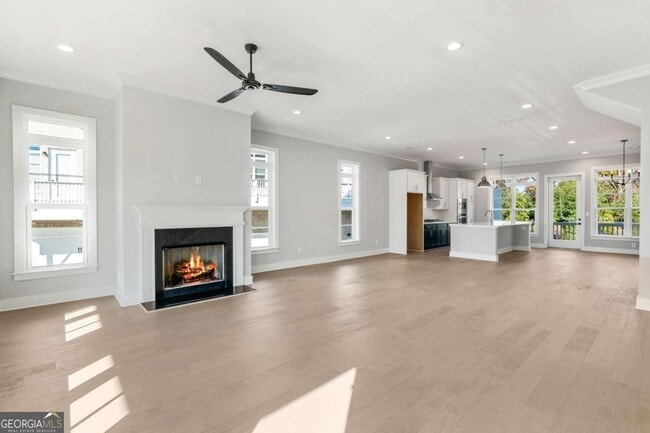 Building Photo - 2035 Parkside Ln
