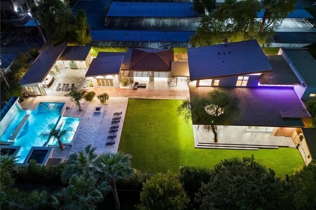 Building Photo - The Estate in Phoenix