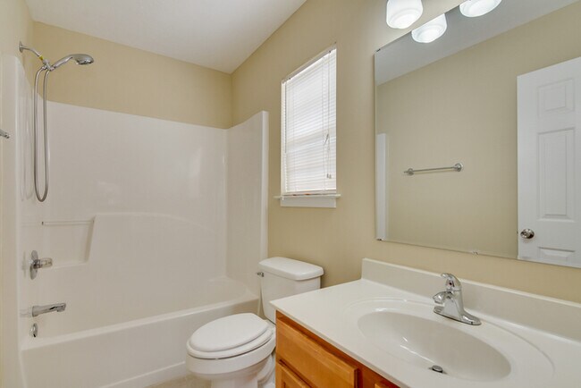 Building Photo - Quaint Three Bedroom Home for Rent in Aiken