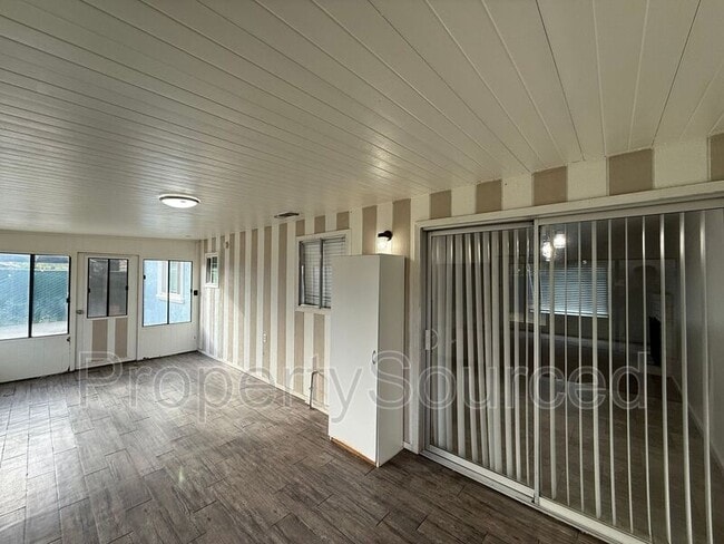 Building Photo - 426 J St