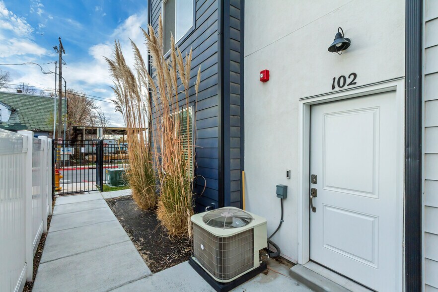 Building Photo - 238 W Paramount Ave