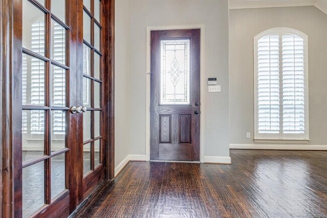 Building Photo - 7701 Thistledown Dr