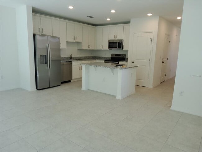 Building Photo - 1816 Fan Palm Dr