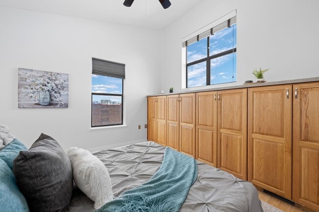 Building Photo - Top Level Condo in the Fire Clay Lofts in ...