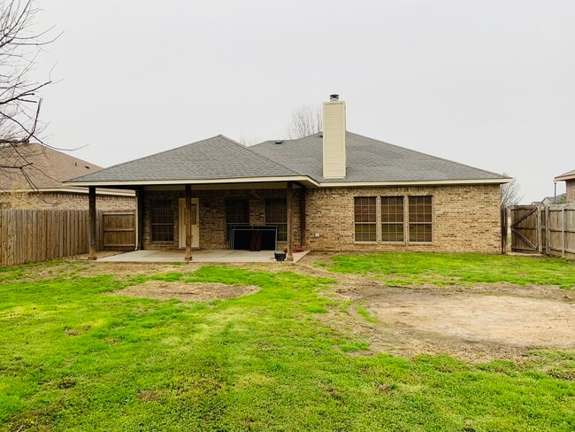 Building Photo - 1613 Makayla Ln