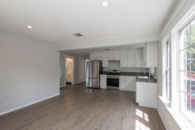 Building Photo - 3463 Plata St