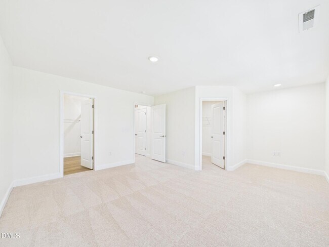 Building Photo - 458 Channel Drop Dr