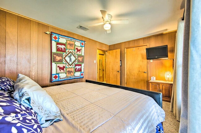 Building Photo - 928 Welch Ln