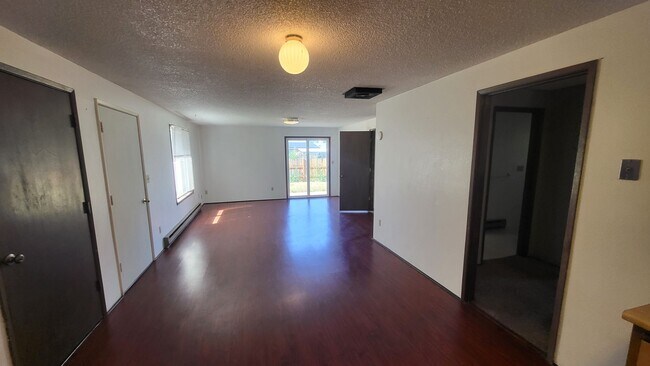 Building Photo - CC-2926