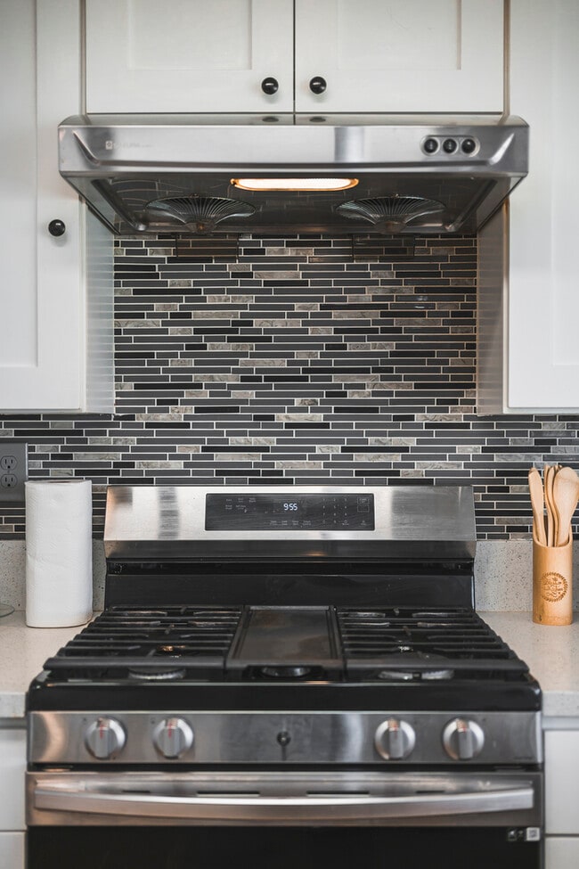 Building Photo - 1519 Walnut Ave