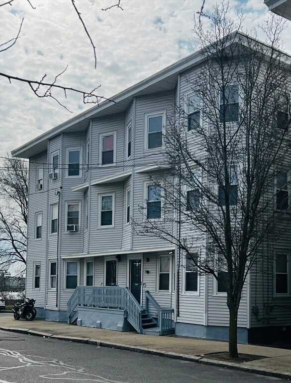 Primary Photo - 45 Louis St