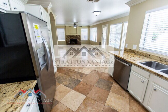 Building Photo - 7420 W Los Gatos Dr