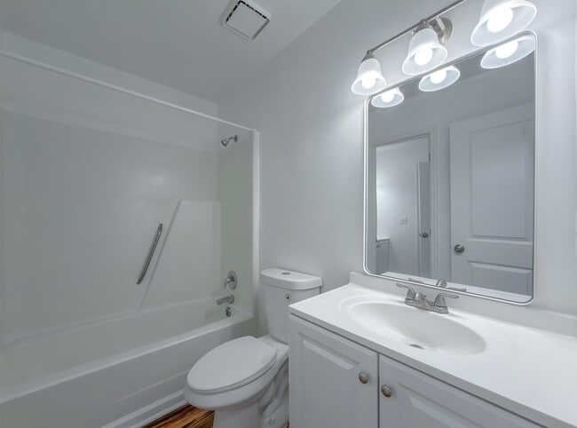 Building Photo - 3022 Homewood Pl