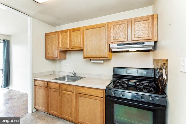 Building Photo - 7208 Donnell Pl