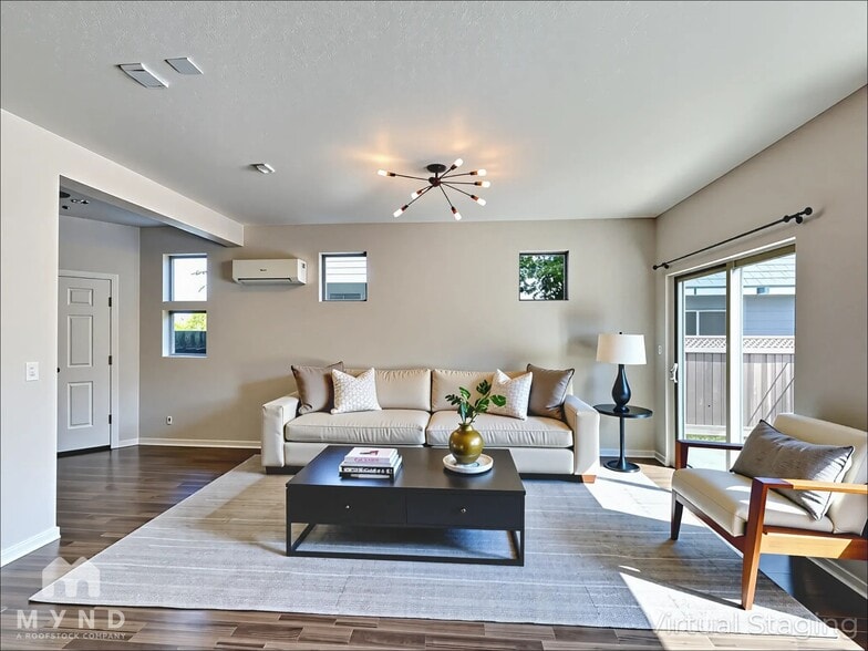 Building Photo - 10923 NE 44th St