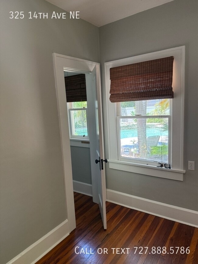 Building Photo - 325 14th Ave NE