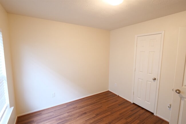 Building Photo - 2802 Harte Ct