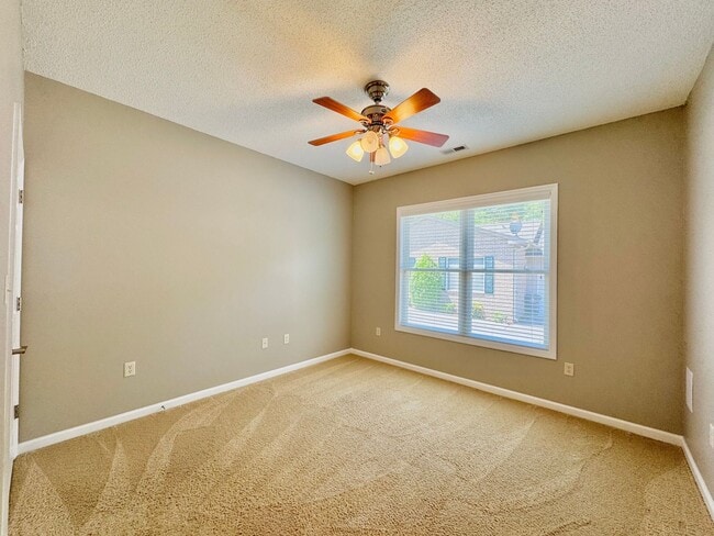 Building Photo - Beaver Creek 3 Bedroom/2 Bathroom Condo