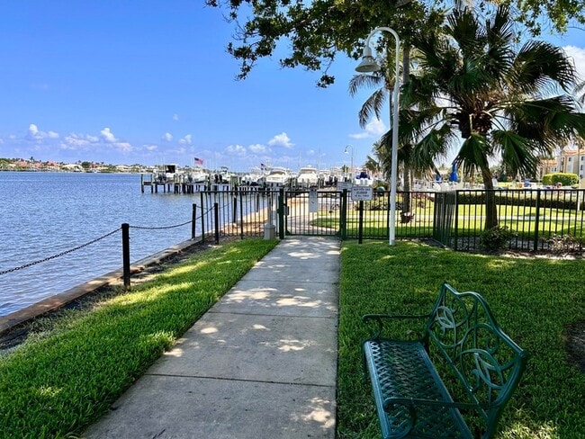 Building Photo - 127 Yacht Club Way