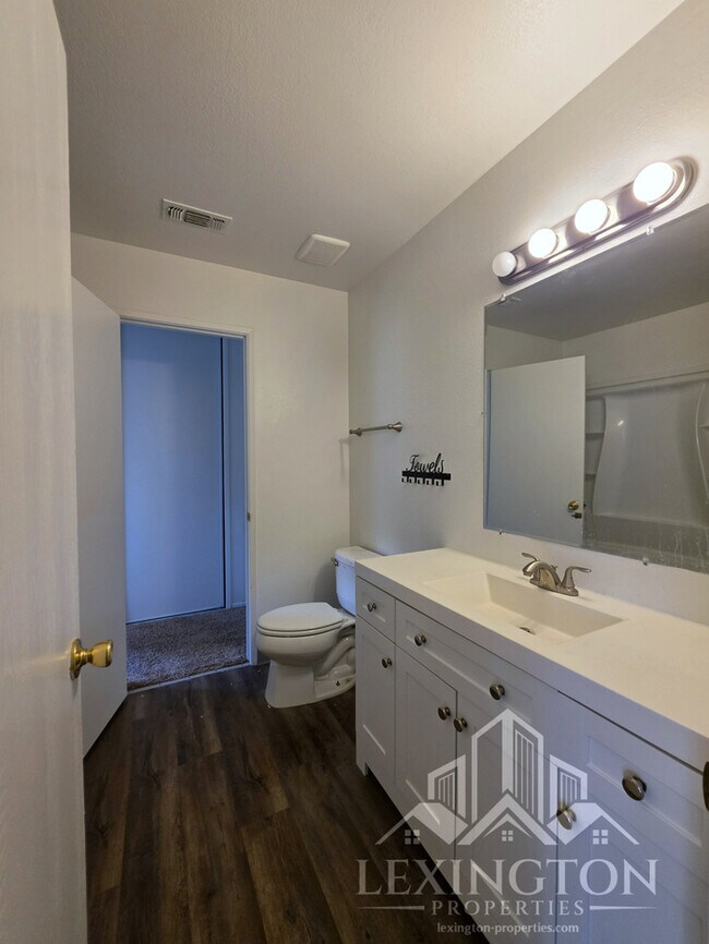 Building Photo - Charming 3BD, 1BA, Home with Modern Upgrades in Antelope, CA