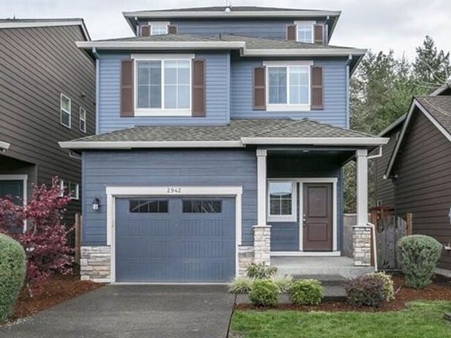 Primary Photo - 4 bedroom 2.5 bathroom home