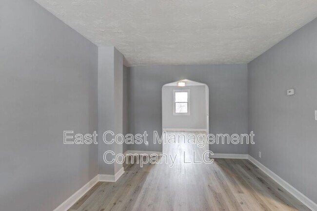 Building Photo - 4909 Edgemere Ave