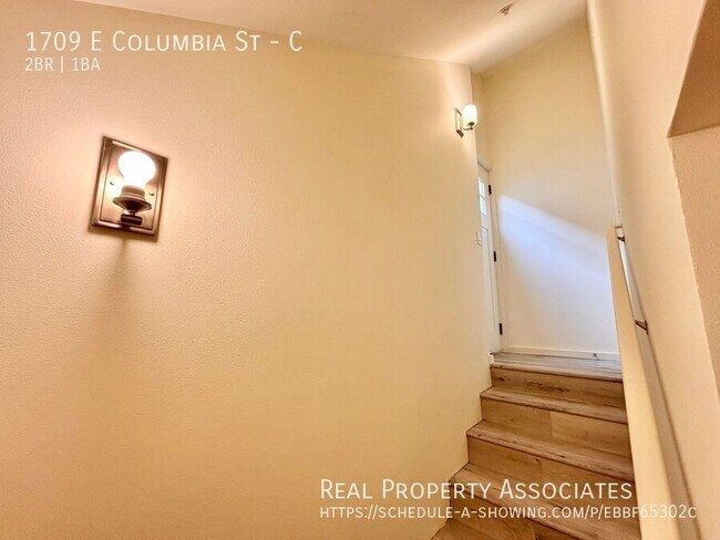 Building Photo - 1709 E Columbia St