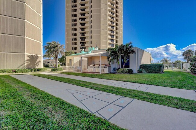 Building Photo - 2800 N Ocean Dr