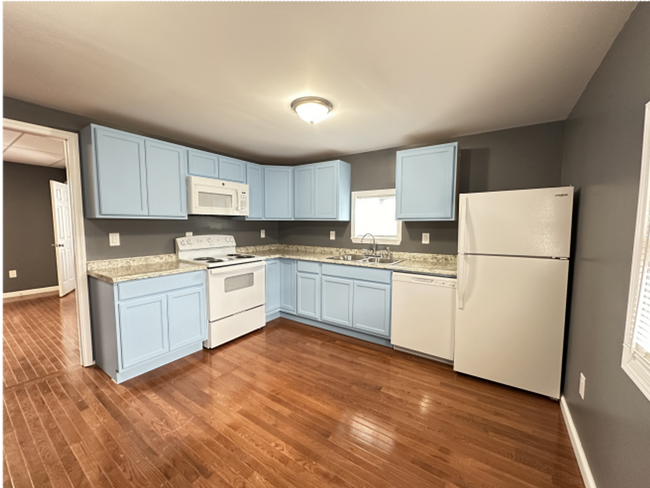 Building Photo - 733 E Sullivan St