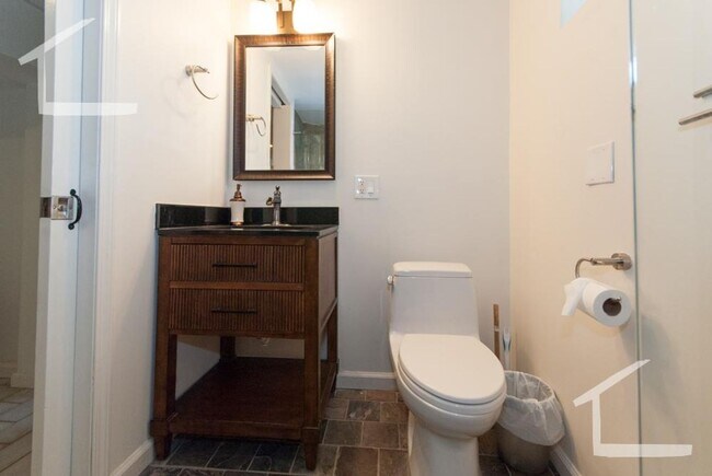 Building Photo - 35 Bentley St