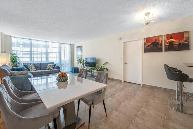 Building Photo - 3725 S Ocean Dr