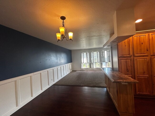 Building Photo - Price Reduced! Beautiful Home With Great S...