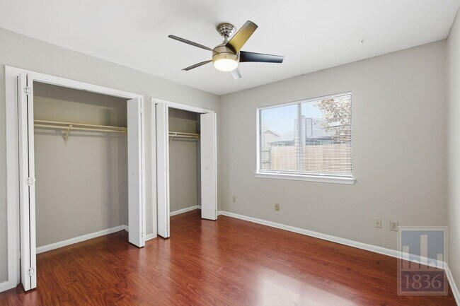 Building Photo - 401 Oakridge Pass