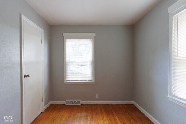 Building Photo - 4430 N Longworth Ave