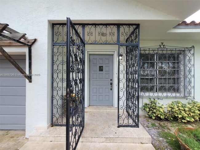 Building Photo - 8001 SW 36th St