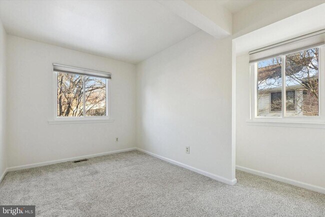 Building Photo - 23 Flintlock Ln