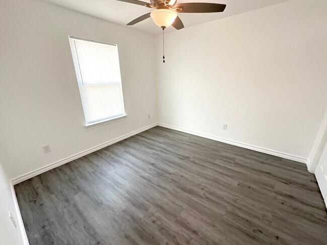 Building Photo - *NEW CONSTRUCTION* 3-Bedroom 2-Bathroom House Near Baylor!