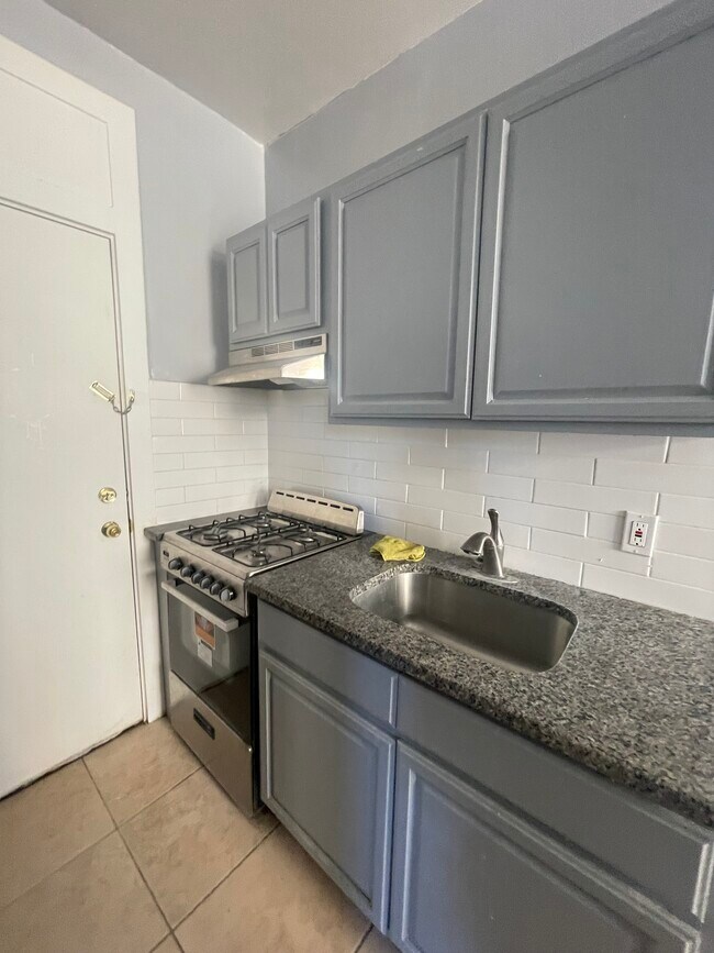 207 S Harrison St 37 - 220 S Harrison St