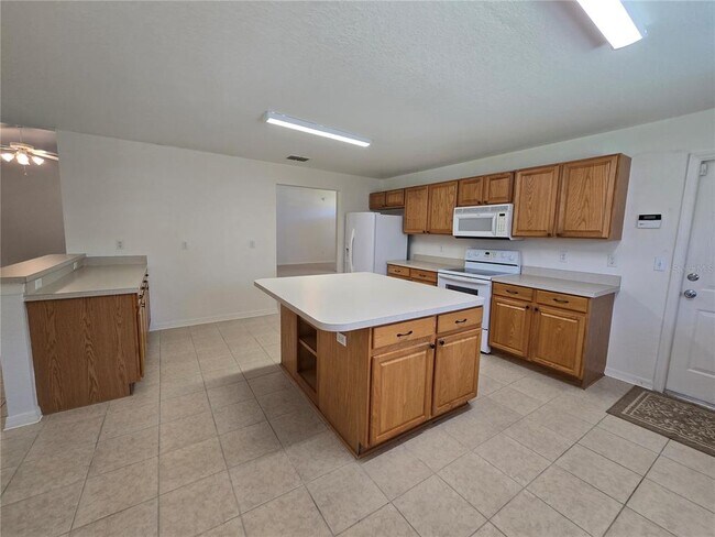 Building Photo - 2081 Farrington Dr