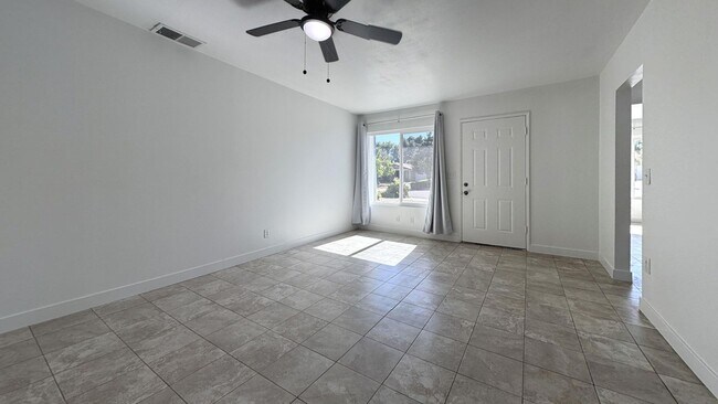 Building Photo - 228 Janan Ct