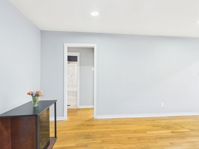 Building Photo - 1518 Ethridge Dr