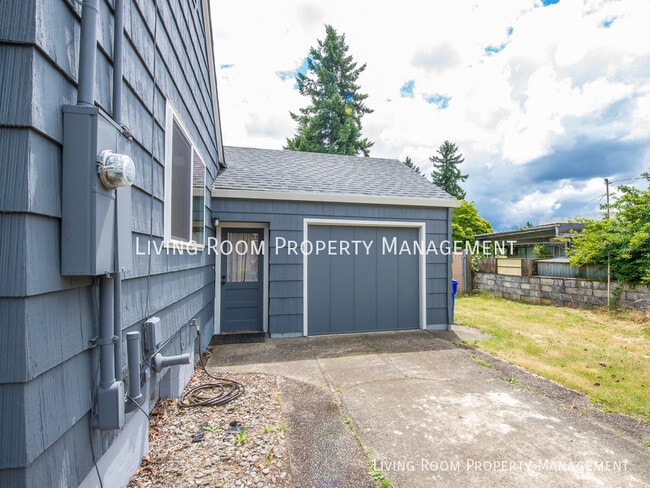 Building Photo - 8300 NE Tillamook St