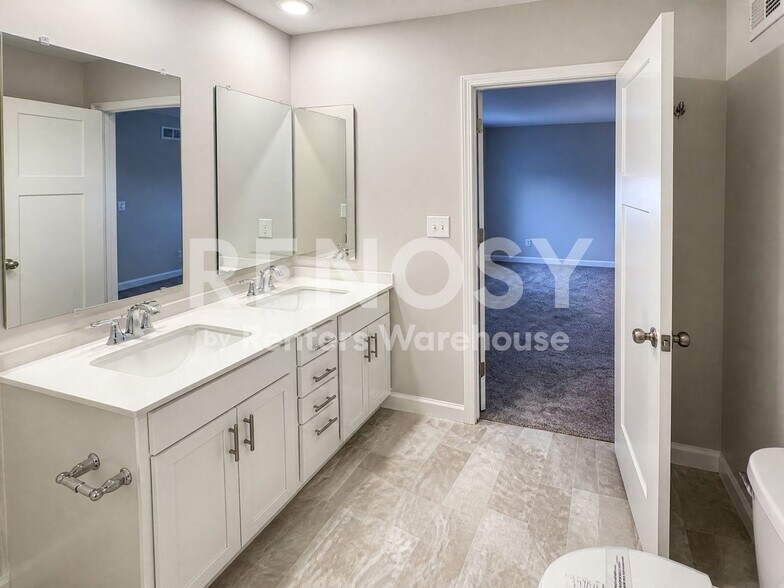 Building Photo - 10598 Weston Wy N