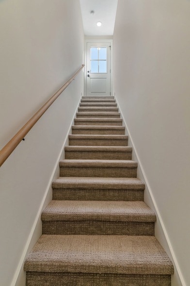 Building Photo - 310 Cedar St