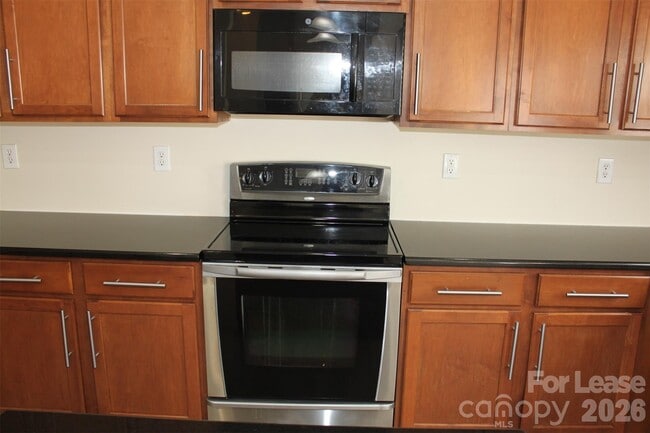 Building Photo - 9651 Laurie Ave NW